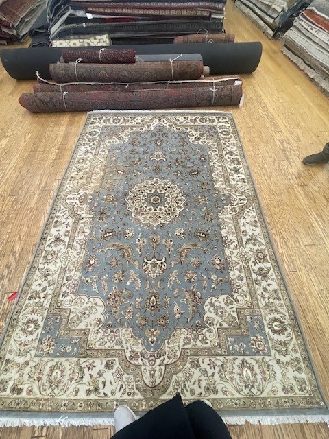 7'x10' living room rug