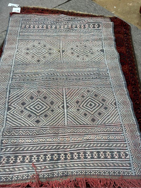 4'x6' rug for room